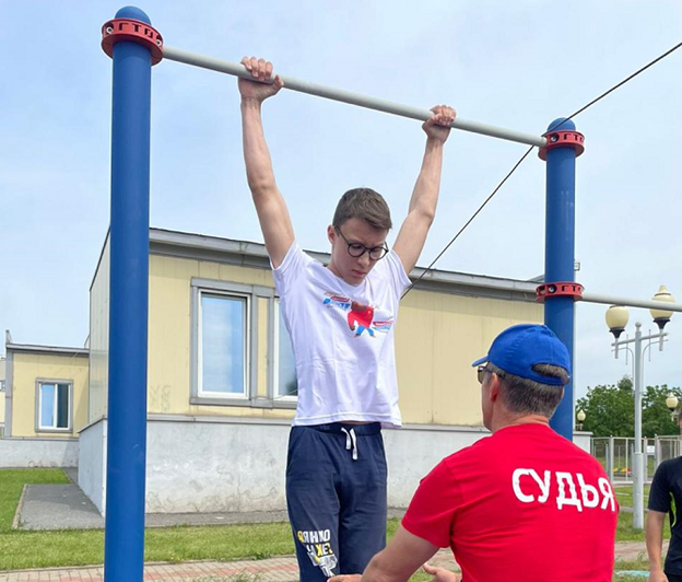 Статья №20. СУДЕЙСКАЯ КОЛЛЕГИЯ ПО ПОДТЯГИВАНИЮ, СГИБАНИЮ И РАЗГИБАНИЮ РУК В УПОРЕ ЛЕЖА.